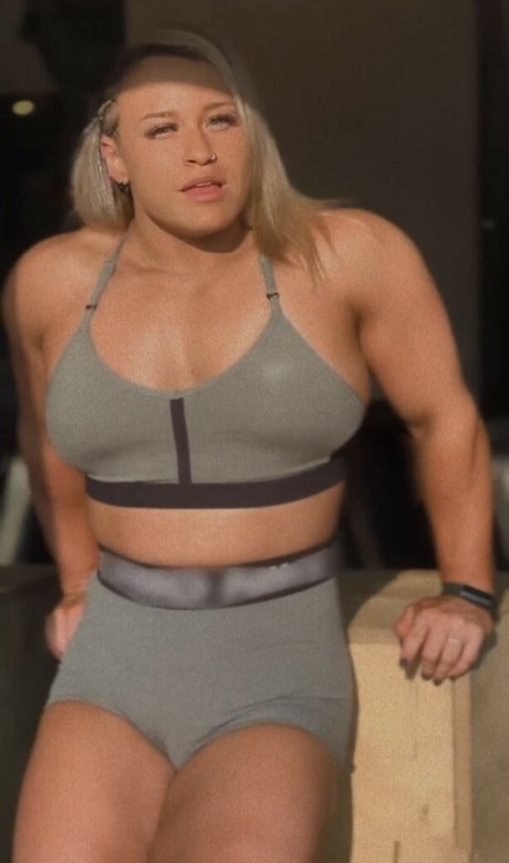 Jordynne Grace ホットなポルノスター 画像