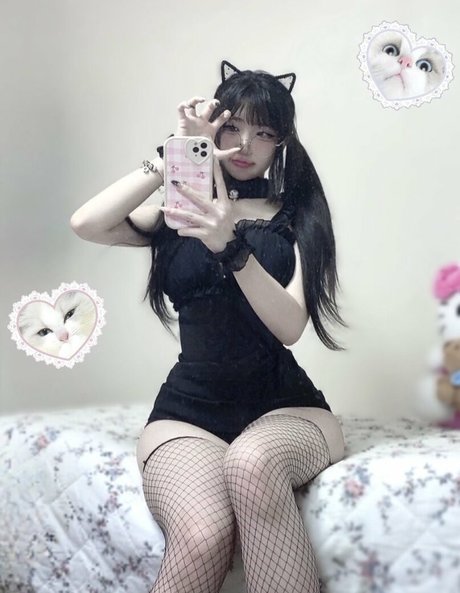 痩せた美女オンリーファンズ アートポルノ 写真