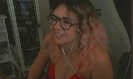 毛深い足のオンリーファンズ セクシーxxx 写真