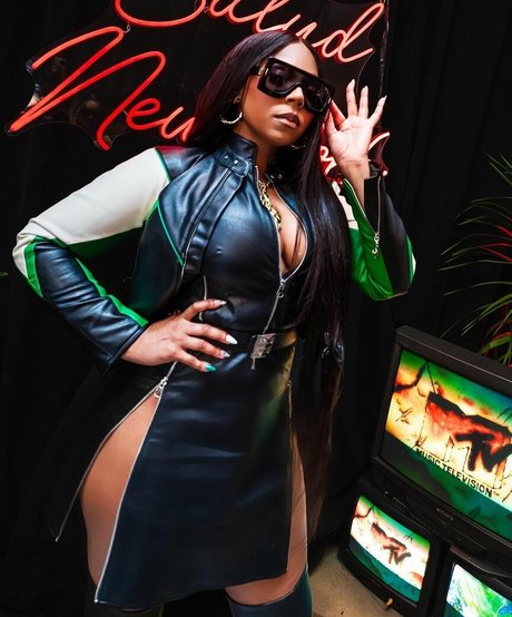 Ashanti エロティックモデル 写真