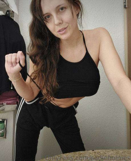 Sadie Holmes アダルトモデル 写真