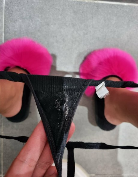 BBC フェムボーイ オンリーファンズ セクシーヌード 写真