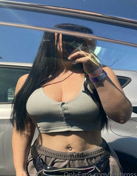 おっぱい自撮りオンリーファンズ 無料 ギャラリー