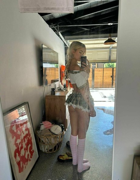 emilyyhearts セクシーなスター 写真