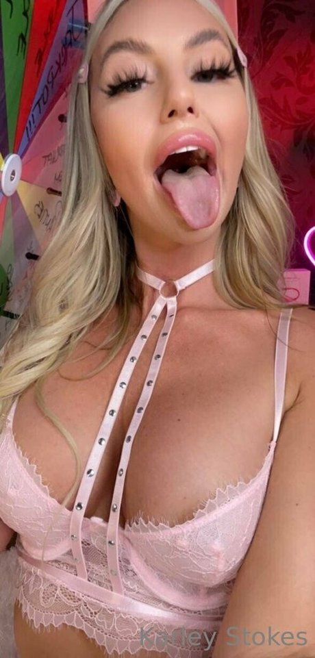 ブラックマジックオンリーファンズ アートヌード 写真