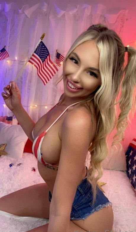 karleystokes かわいいポルノスター ギャラリー