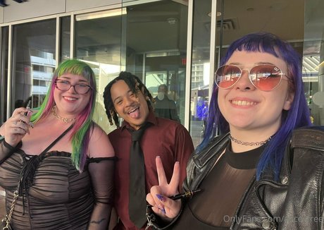 マッサージオンリーファンズ アダルト 写真