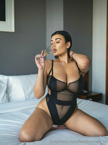 svettofficial トップモデル 写真