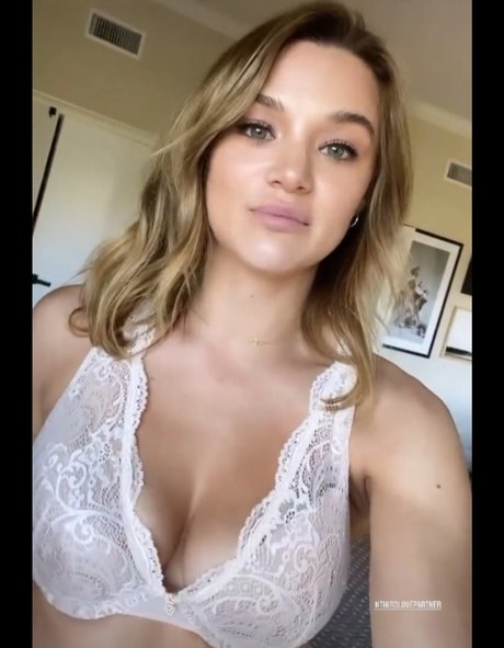 Hunter King ヌードのポルノスター ギャラリー