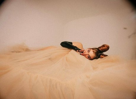 Jade Baraldo ヌードモデル 写真