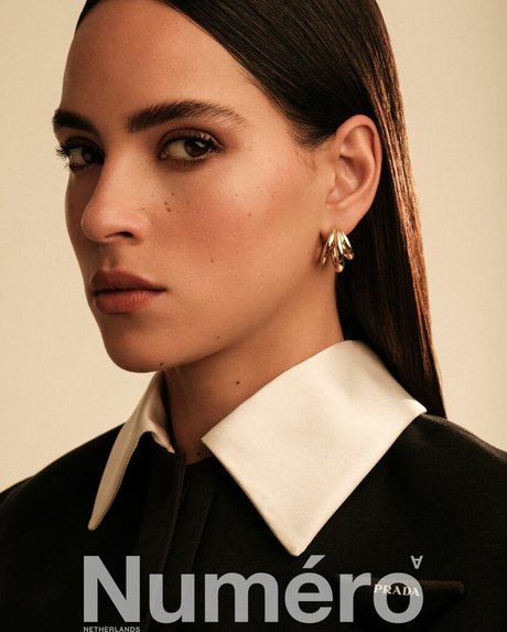 おっぱい自撮りオンリーファンズ アート裸 写真