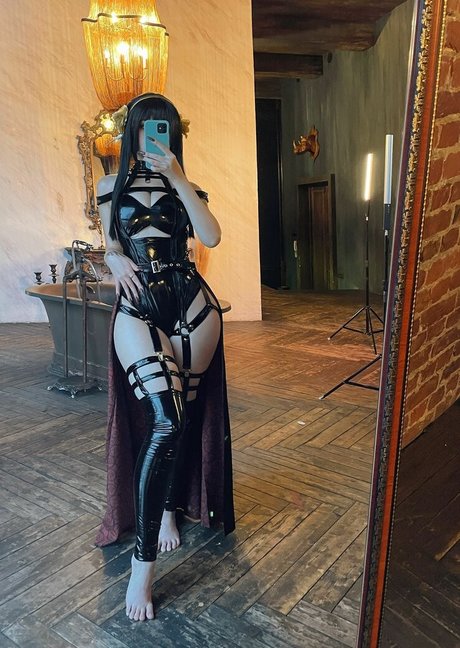 黒檀の偽おっぱいオンリーファンズ ヌード 写真