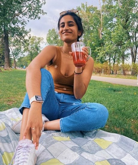 Arasha Lalani 美しいスター 写真