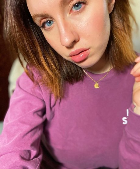 Megan Everett 裸のスター 写真