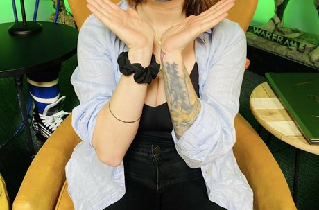 Megan Everett ポルノスター ヌード 画像