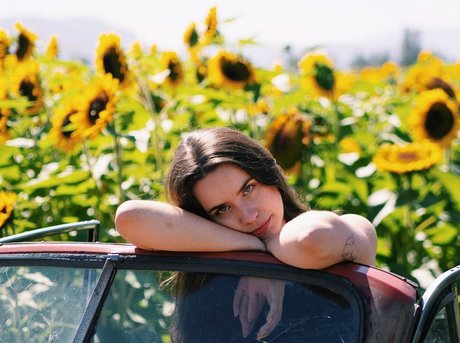 Sarah Butt 素敵なスター 写真