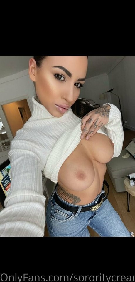 毛深い茂みオンリーファンズ 美しいxxx 写真