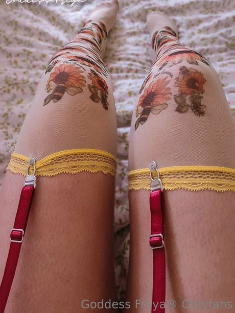 熟女潮吹きオンリーファンズ トップ 写真