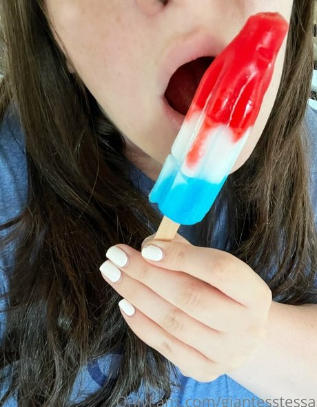 熟女潮吹きオンリーファンズ ポルノ 画像