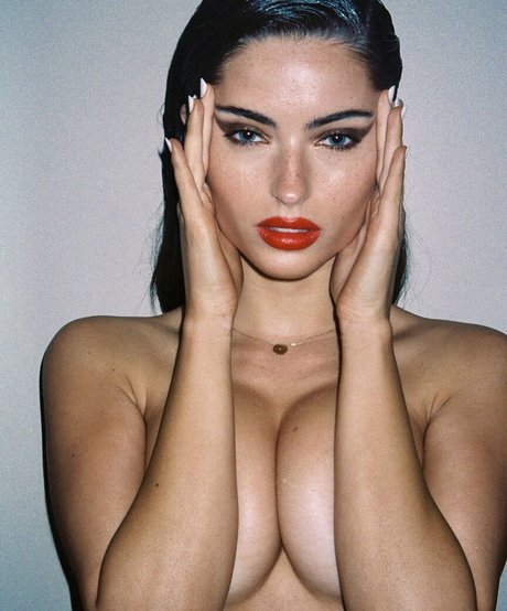 Renee Murden XXXモデル 画像