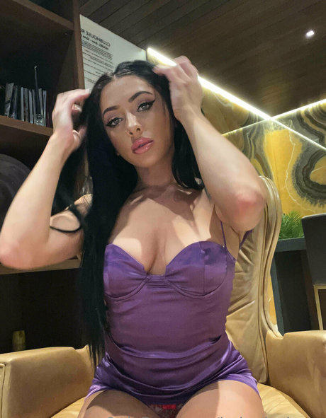 コスプレ ヘンタイ オンリーファンズ アートポルノ ギャラリー