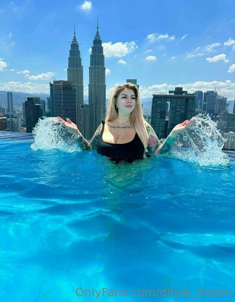 Dilyla Bloom トップ女優 ギャラリー