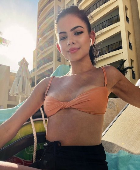 Lolita Milena アートスター 写真