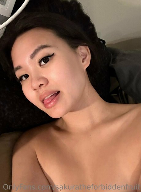 デカ尻ジーンズ オンリーファンズ トップ 写真