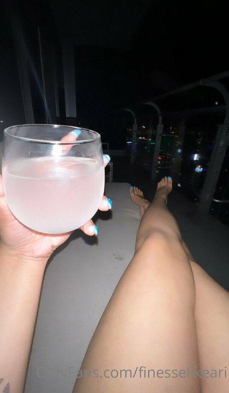 finesselikeari 素敵なポルノスター 写真
