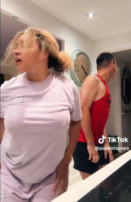 カッククイーンオンリーファンズ ホットxxx 写真