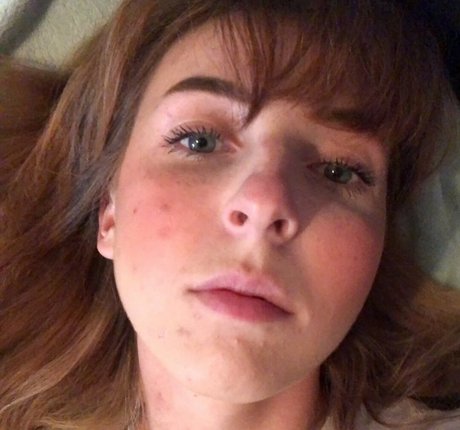 ティーンソロオンリーファンズ ポルノグラフィック 画像