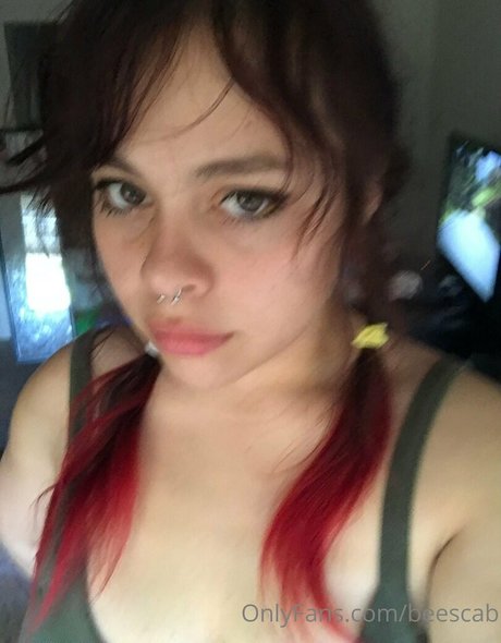 巨乳の熟女オンリーファンズ ホット裸 写真