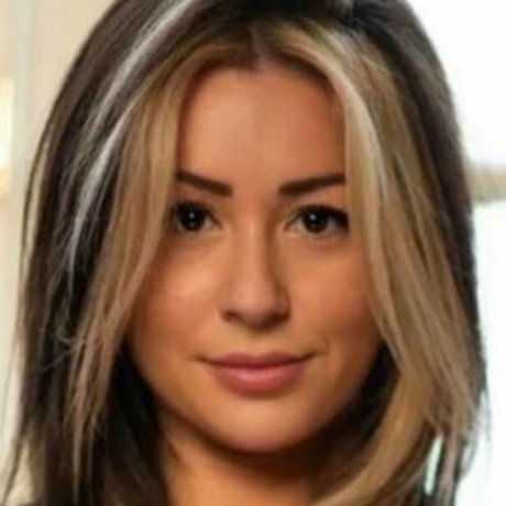 ビーチの熟女オンリーファンズ 無料 写真