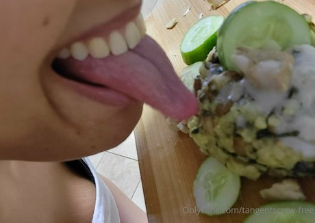 tangentscrew free エロティックモデル 写真