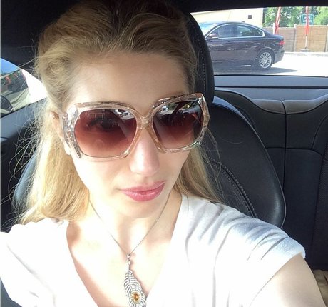 StephanieBC セクシーなスター 写真