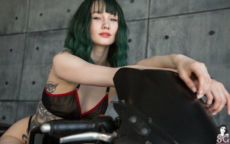 lisaberry sg エロティックなモデル ギャラリー