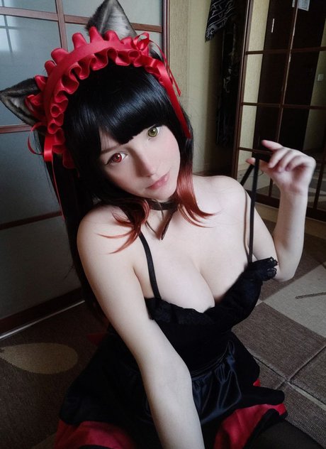 巨乳の熟女オンリーファンズ アートヌード 画像