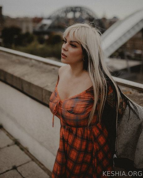 Keshia ポルノスター エロティック 写真
