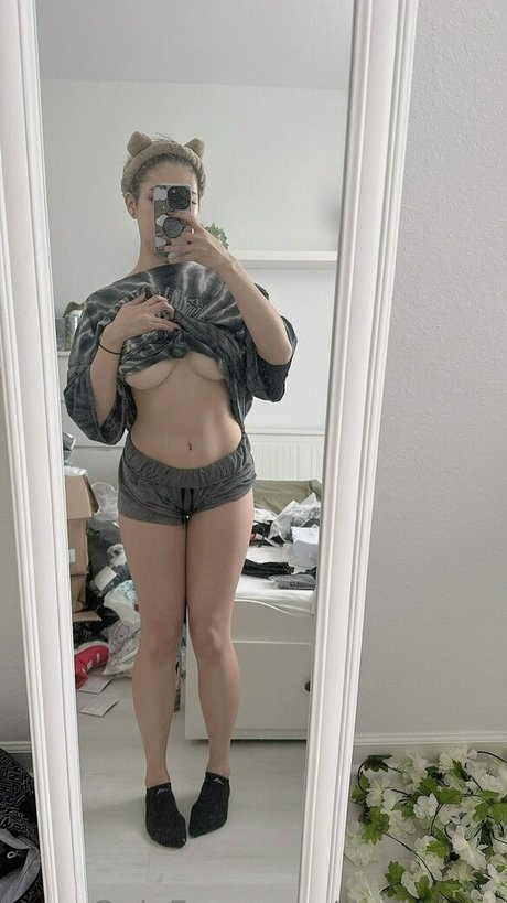 本物の妻オンリーファンズ ホット裸 画像