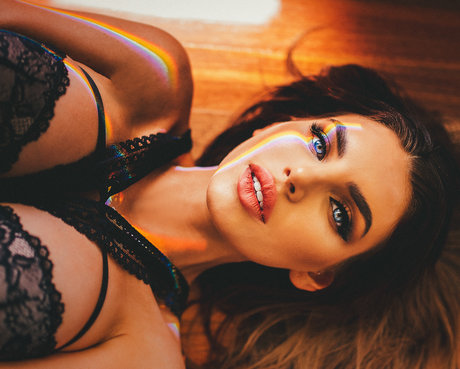 Nicole Thorne 完璧なスター ギャラリー