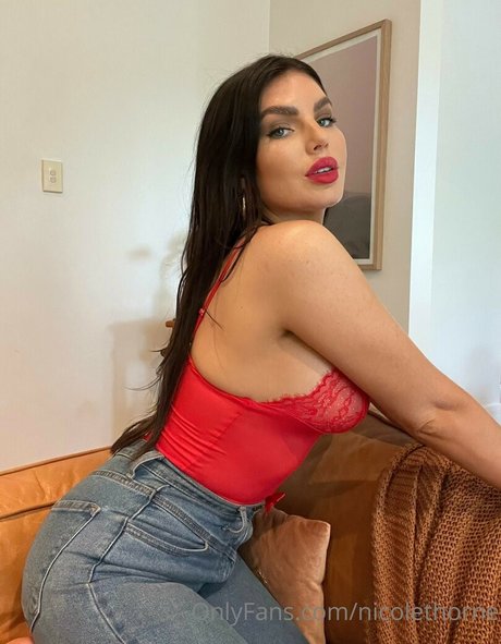 Nicole Thorne ポルノスター ヌード 写真