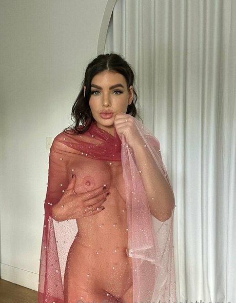 Nicole Thorne トップモデル 写真