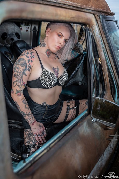 Bec Rawlings ポルノスター ホット 写真
