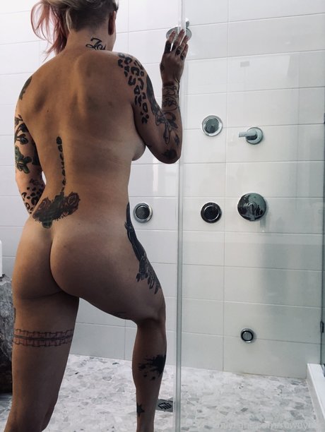Bec Rawlings ヌードモデル 画像