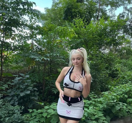 ブロンドフィットネスオンリーファンズ ポルノ 写真