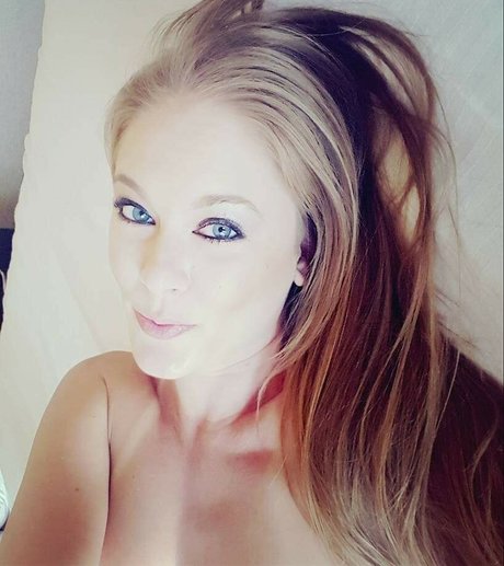 背の高い熟女オンリーファンズ アート裸 写真