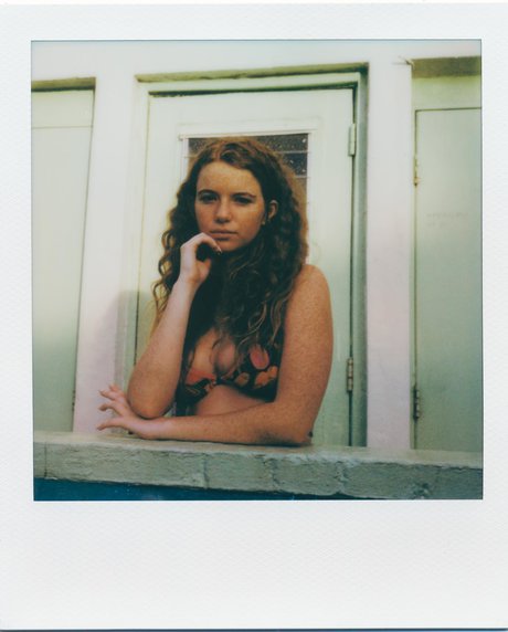 アジア人マッサージ オンリーファンズ ヌード 写真