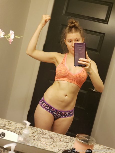 18歳のオンリーファンズ アートxxx 画像