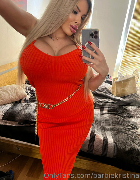 巨乳ストリップオンリーファンズ トップ 写真