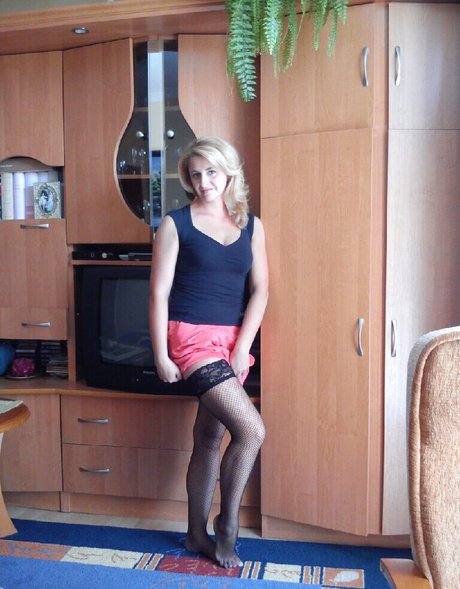 巨乳ゴスオンリーファンズ アート裸 画像